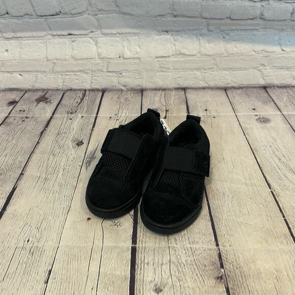 UGG Toddler Suede-Like Material Shoes - Picture 1 of 4